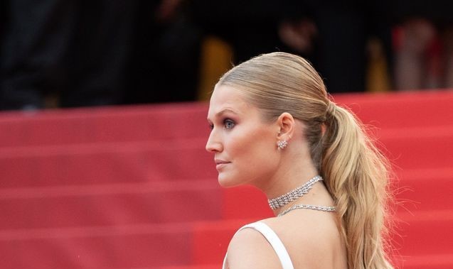 Décryptage coiffure Cannes 2018 : la Queue-de-cheval basse de Toni Garrn